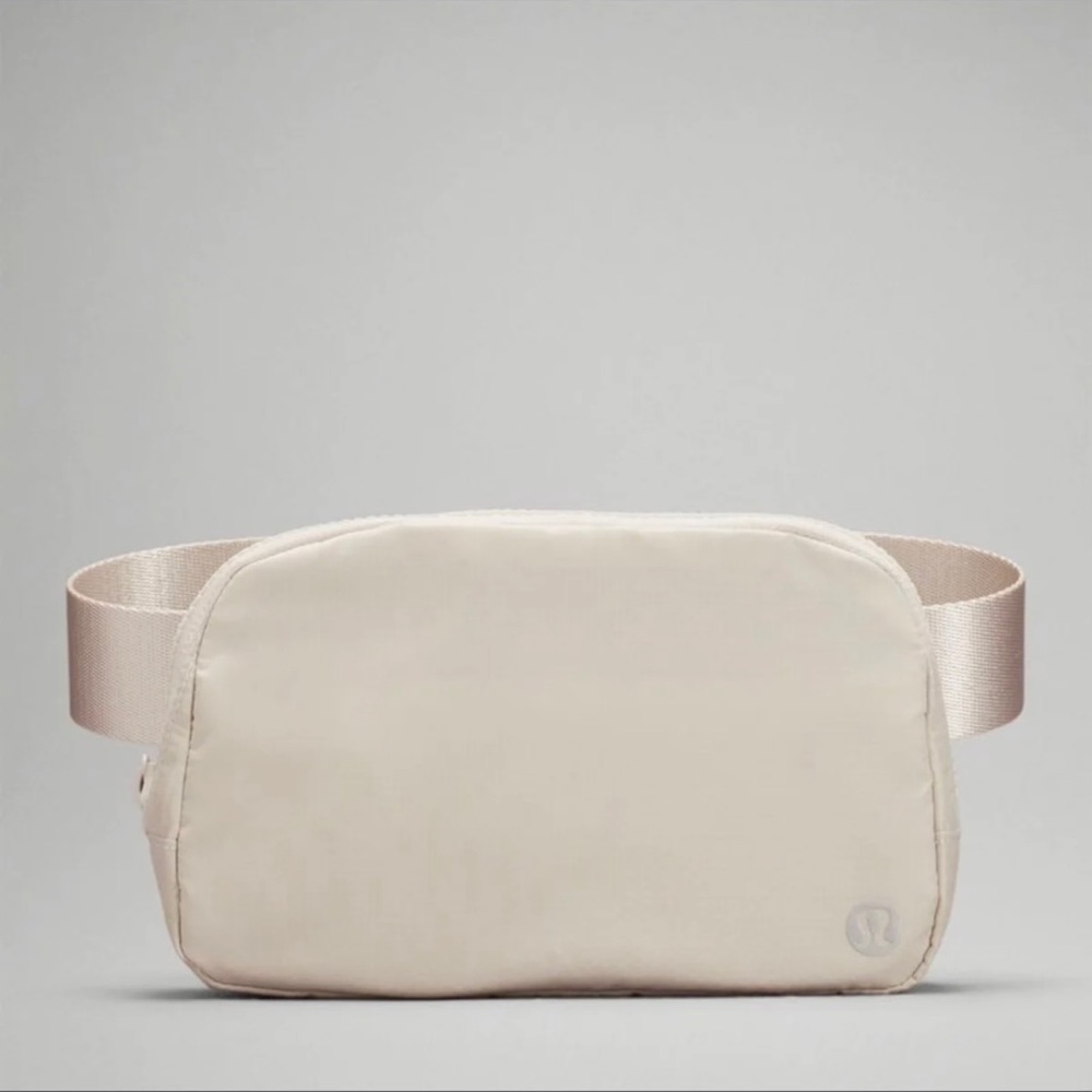 Lululemon Everywhere Belt Bag - White Opal